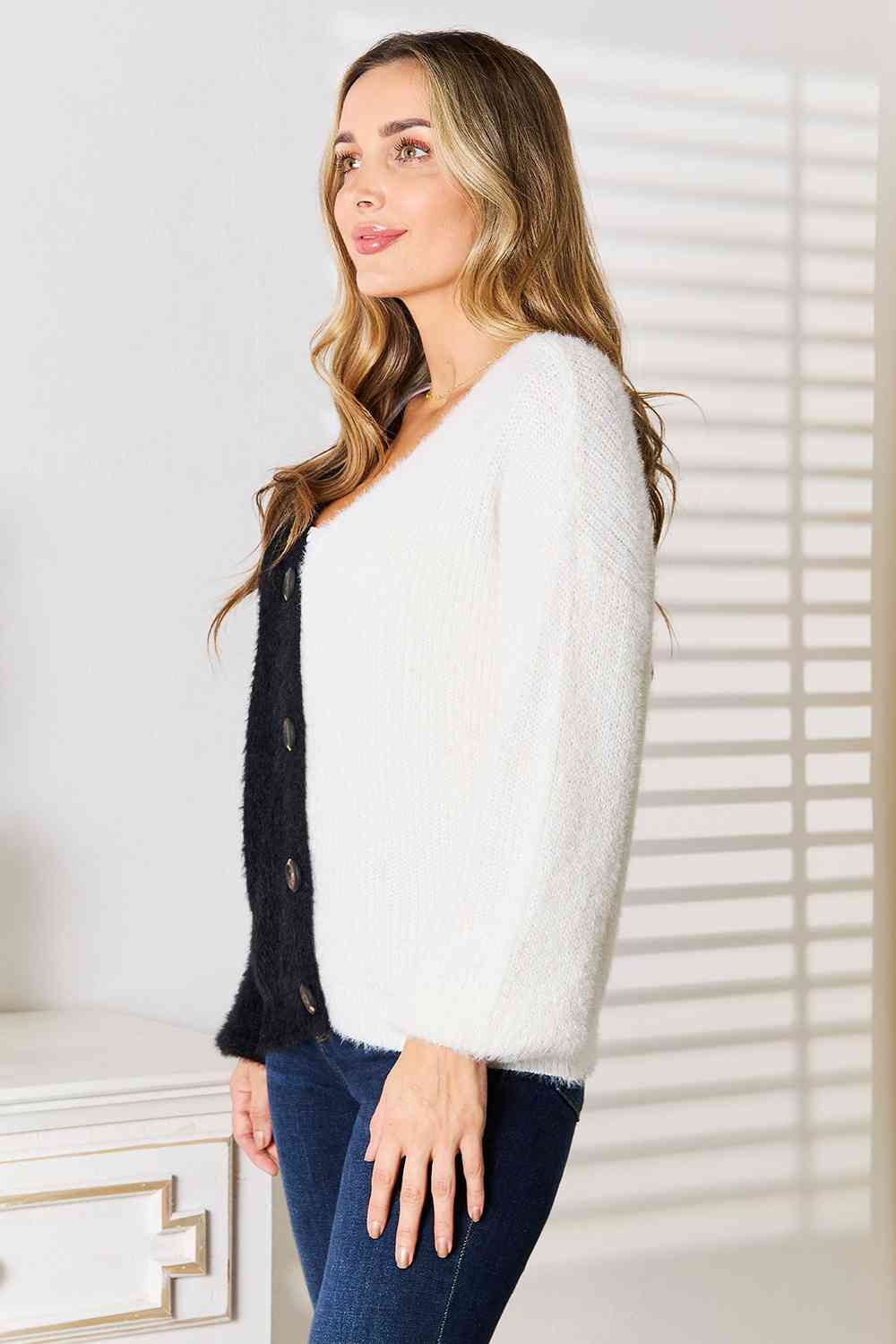 Woven Right Contrast Button-Front V-Neck Cardigan